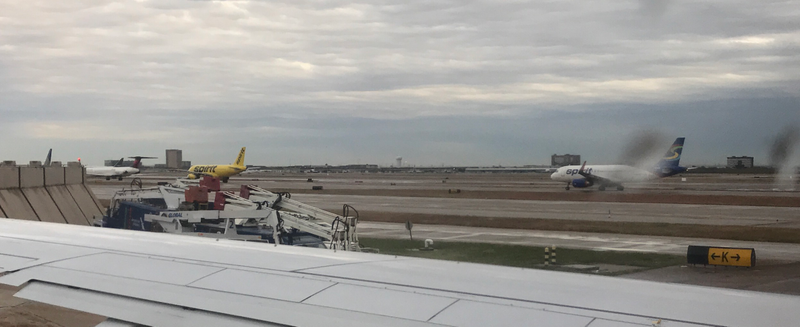 Illustration for article titled Interesting Things on the DFW Tarmac This Morning